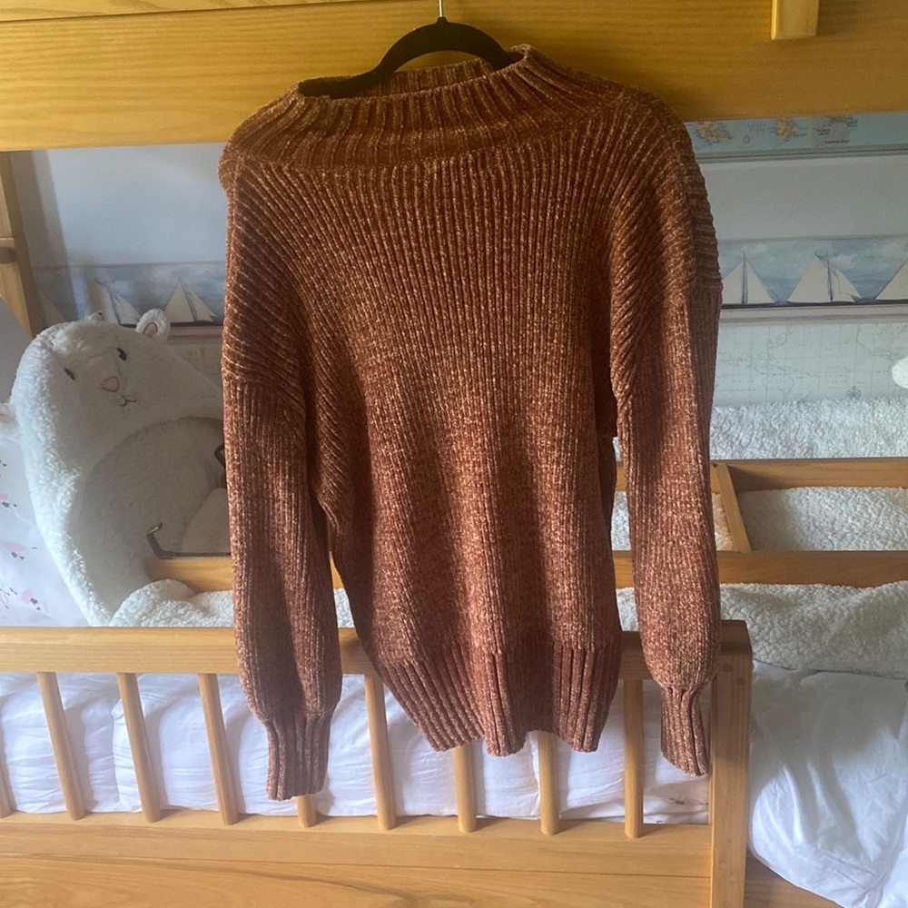 Brown/pink sweater